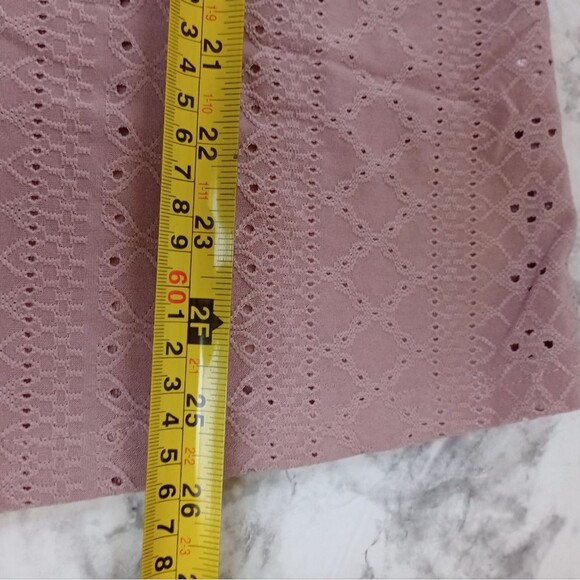 NWT Pink Eyelet V Neck Blouse with Embroidered Neckline Size XL - Picture 5 of 7